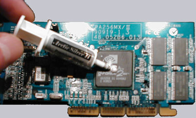 Etwas W&auml;rmeleitpaste auf die GPU auftragen !