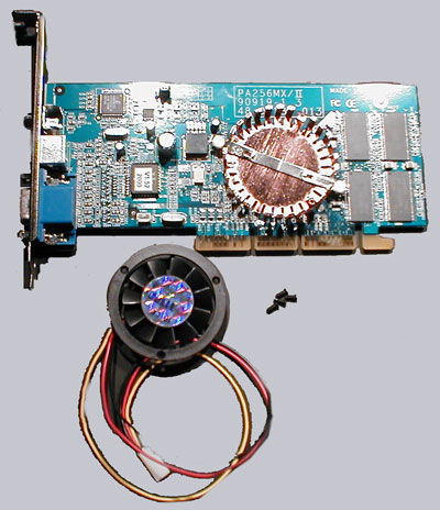 Nicht vergessen den L&uuml;fter aufzuschrauben und beim ersten Probelauf &uuml;berpr&uuml;fen, ob auch kein Kabel in den L&uuml;fter kommt.