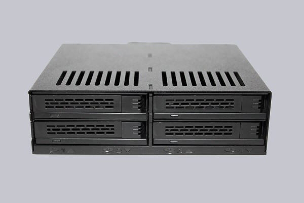 icy_dock_mb324sp_b_3