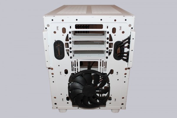 thermaltake_core_x9_snow_edition_29